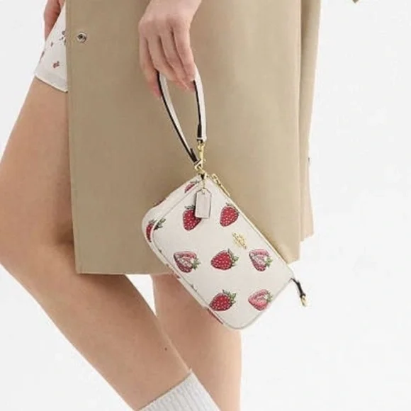 NWT Coach Nolita 19 With Strawberry Print CAL25 in Chalk Multi - Picture 2 of 9